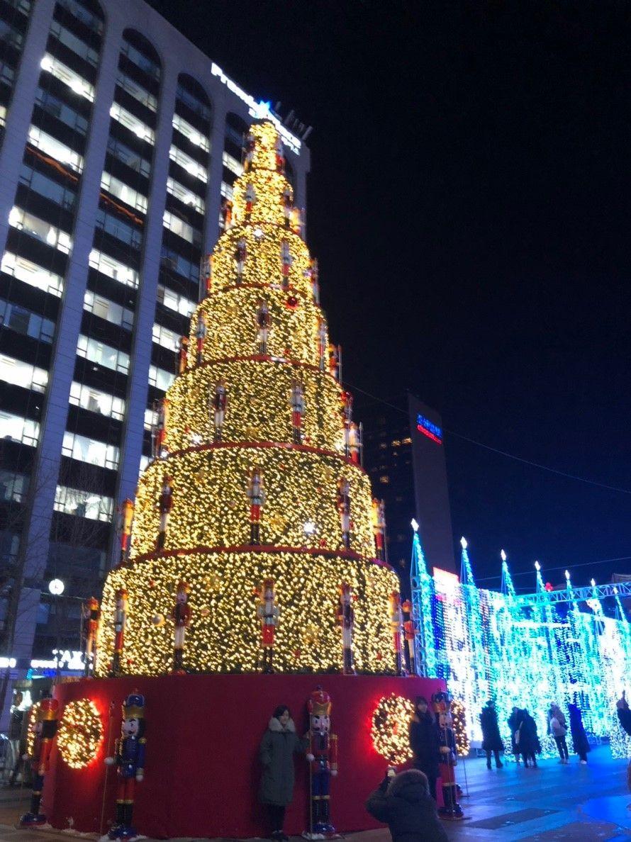 2025, christmas, lights, festival, beautiful, romantic, holiday, happy new year, 2025, lanterns, angels, heart, stream, cheonggyecheon, seoul, korea, jonggak